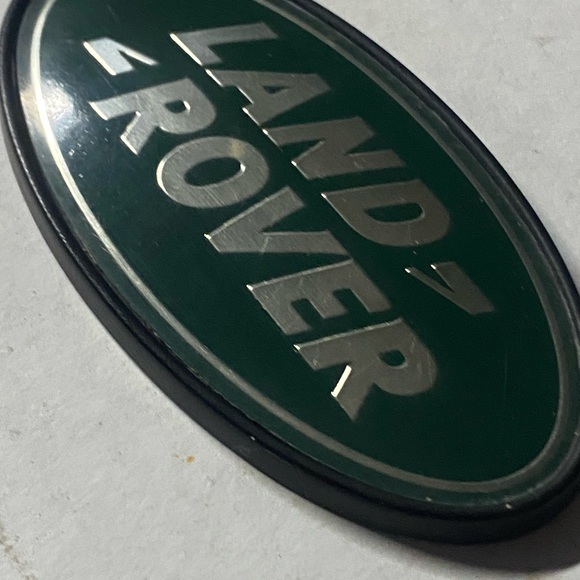 Land Rover emblem - Picture 4 of 5